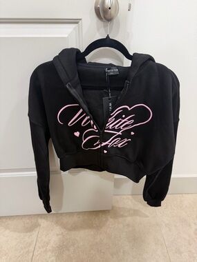 White Fox X-Small/Small Black Pink Lettering Cropped Full Zip Hoodie. 🖤⚡️